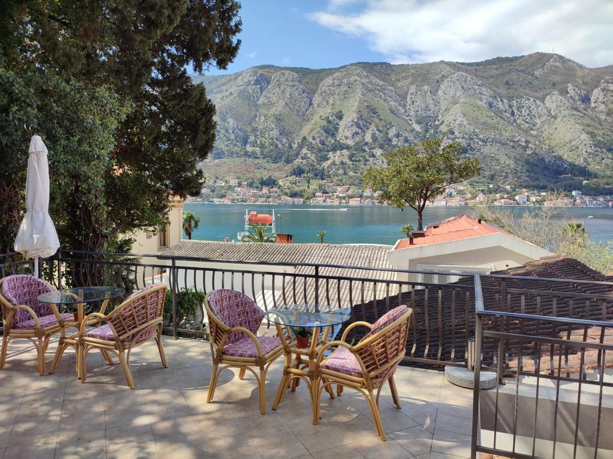 Bay Mola Aparts Apartment Kotor Exterior photo